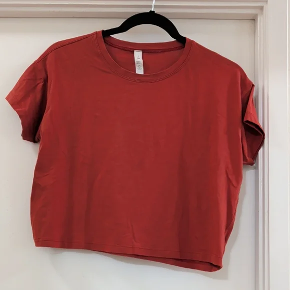 Lululemon Cates Tee in Aztec Brick EUC - Picture 3 of 6